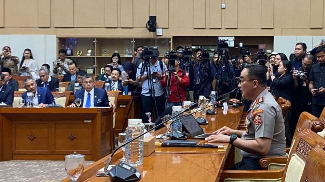 Rapat Paripurna DPR RI menyetujui Komjen Pol Suyudi Ario Seto sebagai Kapolri baru menggantikan Jenderal Listyo Sigit Prabowo.