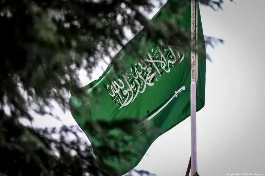 Ilustrasi Bendera Arab Saudi. (Foto; Middle East Monitor)