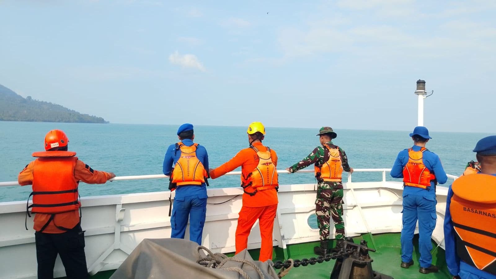 Upaya pencarian speed boat Arupadhatu 1. (Foto: BNPB)